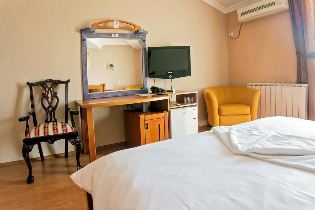 Hotel Holiday Podgorica Eksteriør billede