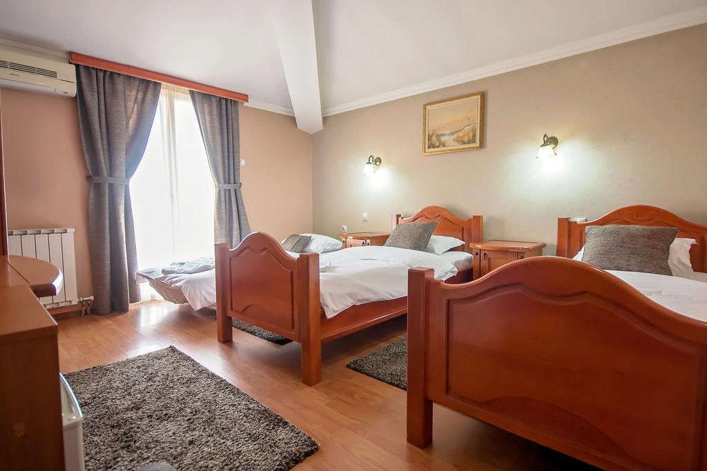 Hotel Holiday Podgorica Eksteriør billede