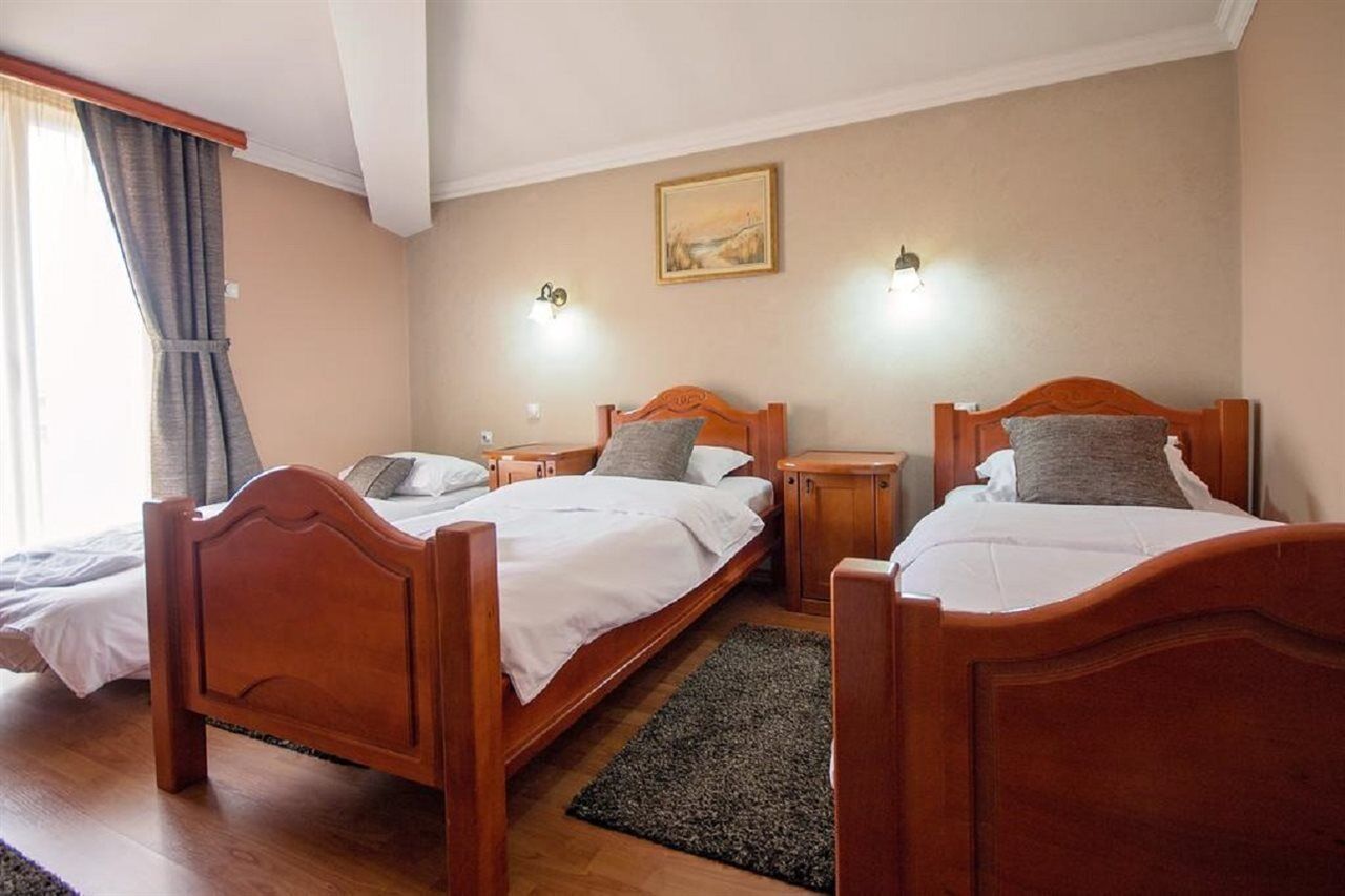 Hotel Holiday Podgorica Eksteriør billede